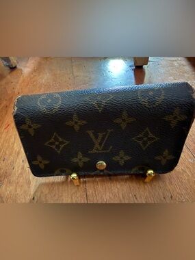 Louis Vuitton Monogram Canvas Porte Monnaie Tresor wallet